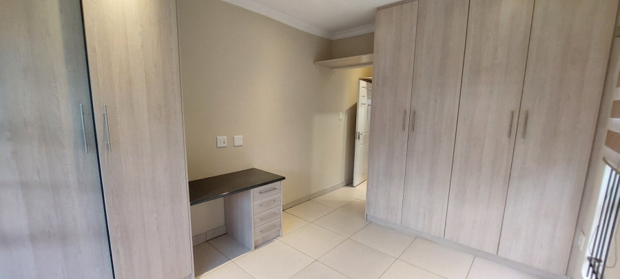 To Let 2 Bedroom Property for Rent in Robertsham Gauteng