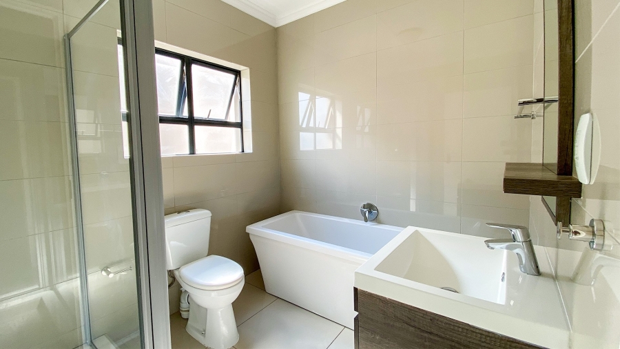 To Let 3 Bedroom Property for Rent in Crowthorne AH Gauteng