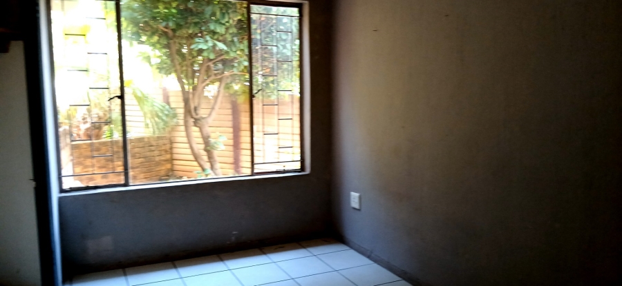 To Let 5 Bedroom Property for Rent in Heuweloord Gauteng