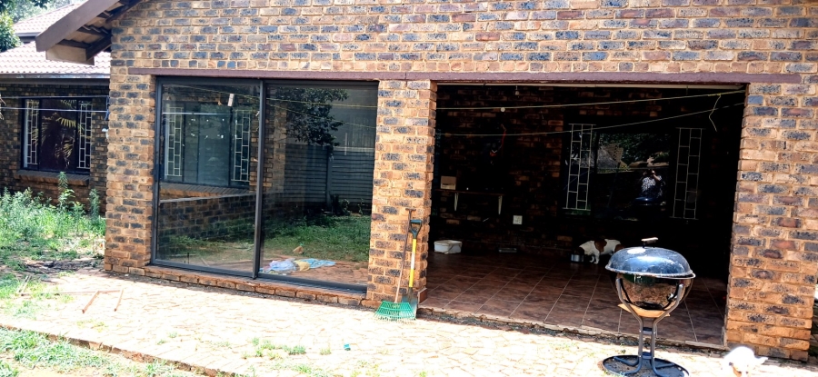 To Let 5 Bedroom Property for Rent in Heuweloord Gauteng