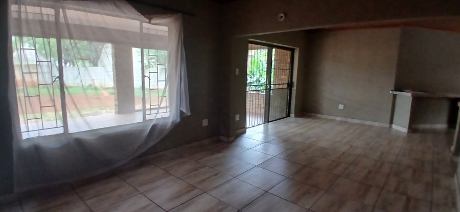 To Let 5 Bedroom Property for Rent in Heuweloord Gauteng