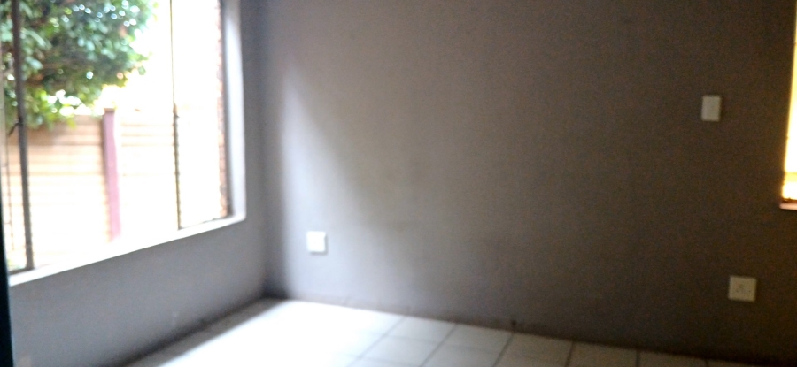 To Let 5 Bedroom Property for Rent in Heuweloord Gauteng