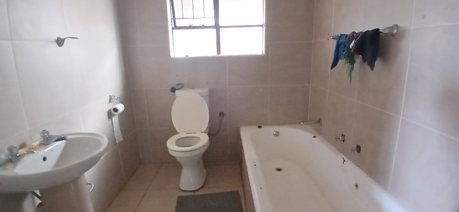 To Let 5 Bedroom Property for Rent in Heuweloord Gauteng