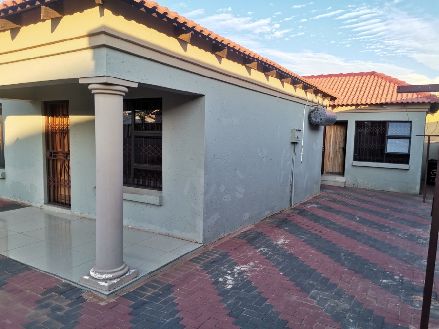 7 Bedroom Property for Sale in Soshanguve G Gauteng