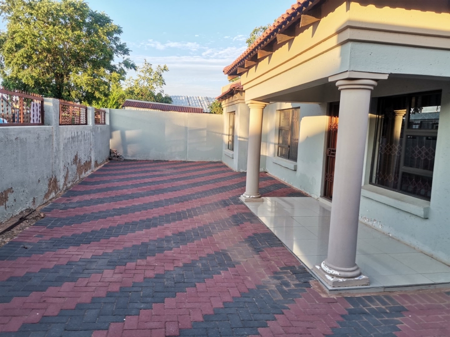 7 Bedroom Property for Sale in Soshanguve G Gauteng