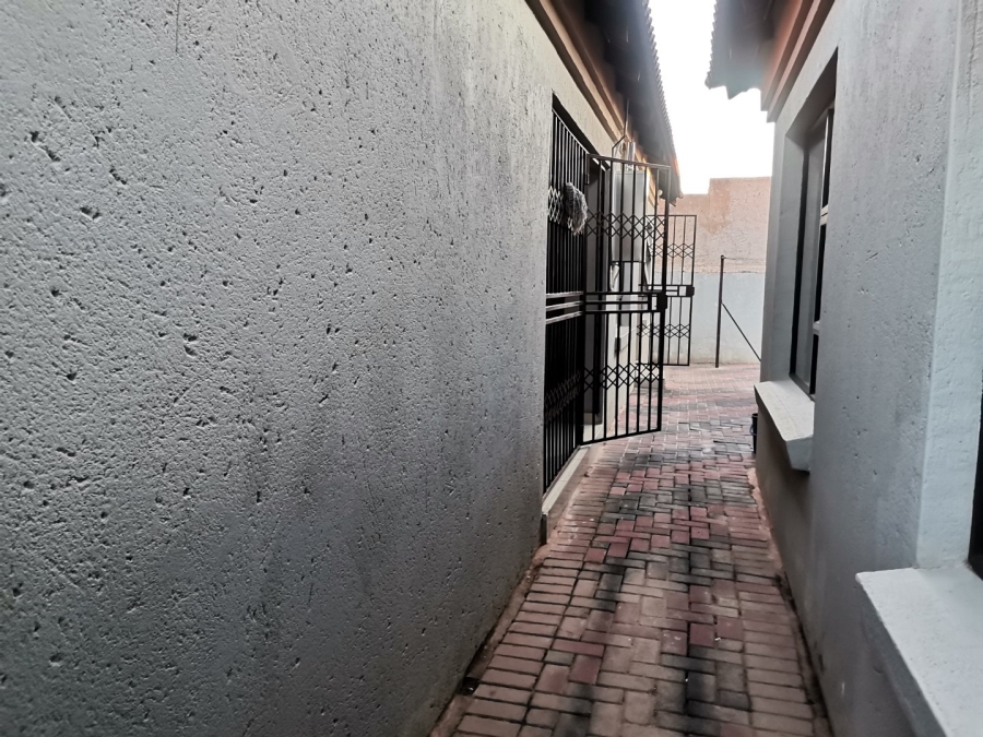 7 Bedroom Property for Sale in Soshanguve G Gauteng