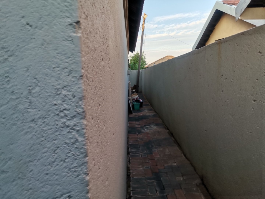 7 Bedroom Property for Sale in Soshanguve G Gauteng