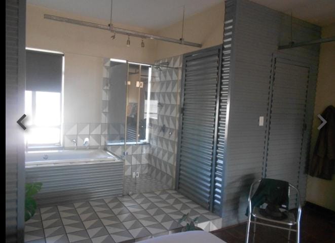 1 Bedroom Property for Sale in Jeppestown Gauteng