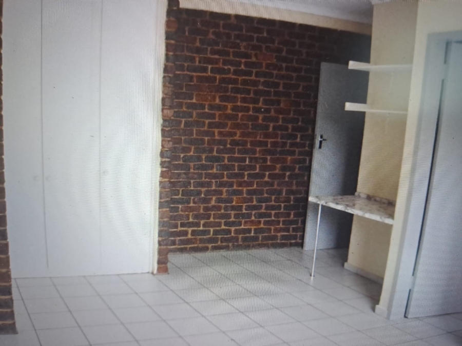 To Let 1 Bedroom Property for Rent in Fairlead Gauteng