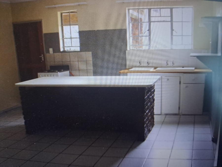 To Let 1 Bedroom Property for Rent in Fairlead Gauteng