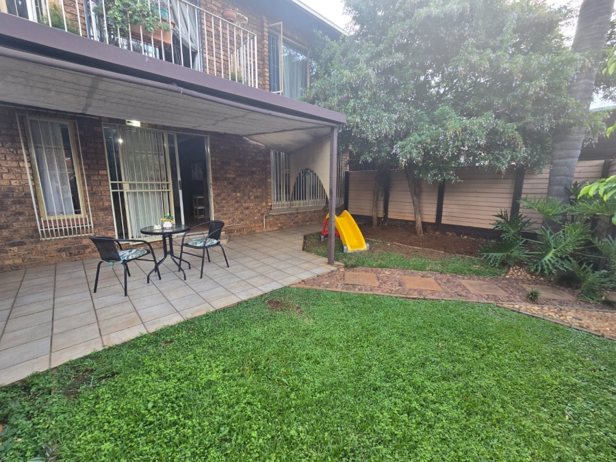 2 Bedroom Property for Sale in Doornpoort Gauteng