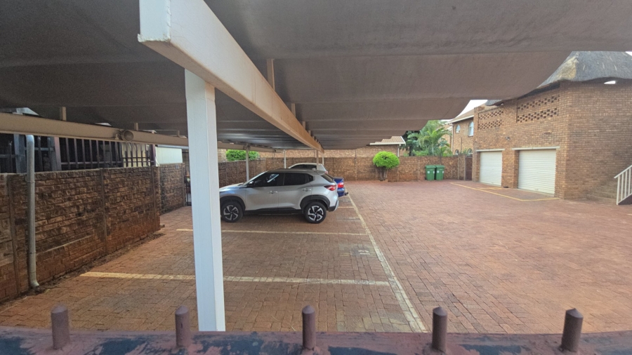 2 Bedroom Property for Sale in Doornpoort Gauteng