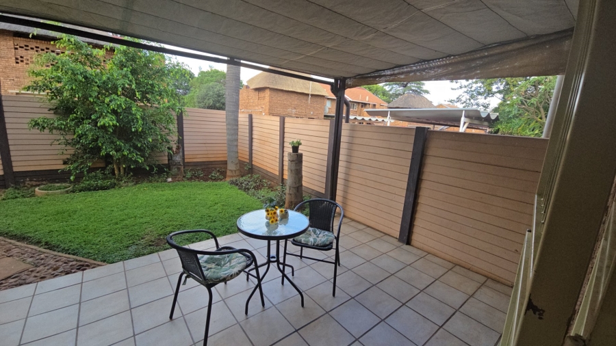 2 Bedroom Property for Sale in Doornpoort Gauteng