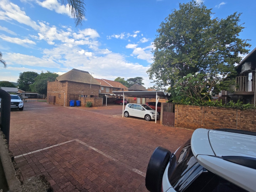 2 Bedroom Property for Sale in Doornpoort Gauteng