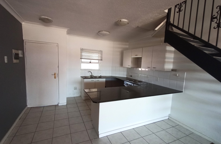 To Let 2 Bedroom Property for Rent in Illovo Gauteng