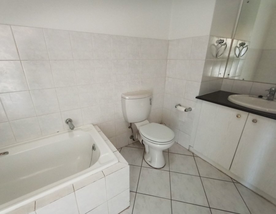 To Let 2 Bedroom Property for Rent in Illovo Gauteng