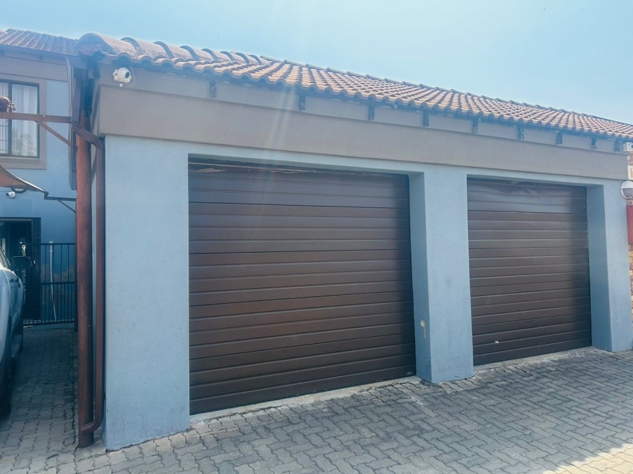 4 Bedroom Property for Sale in Theresa Park Gauteng