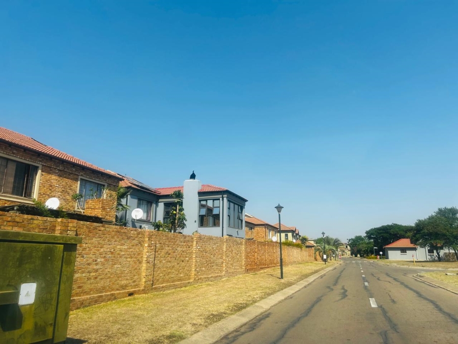 4 Bedroom Property for Sale in Theresa Park Gauteng