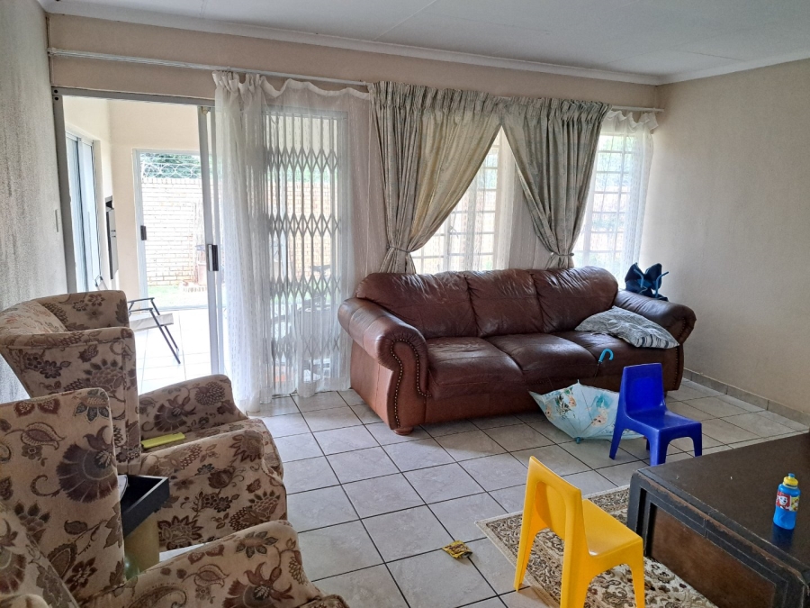 3 Bedroom Property for Sale in Annlin Gauteng