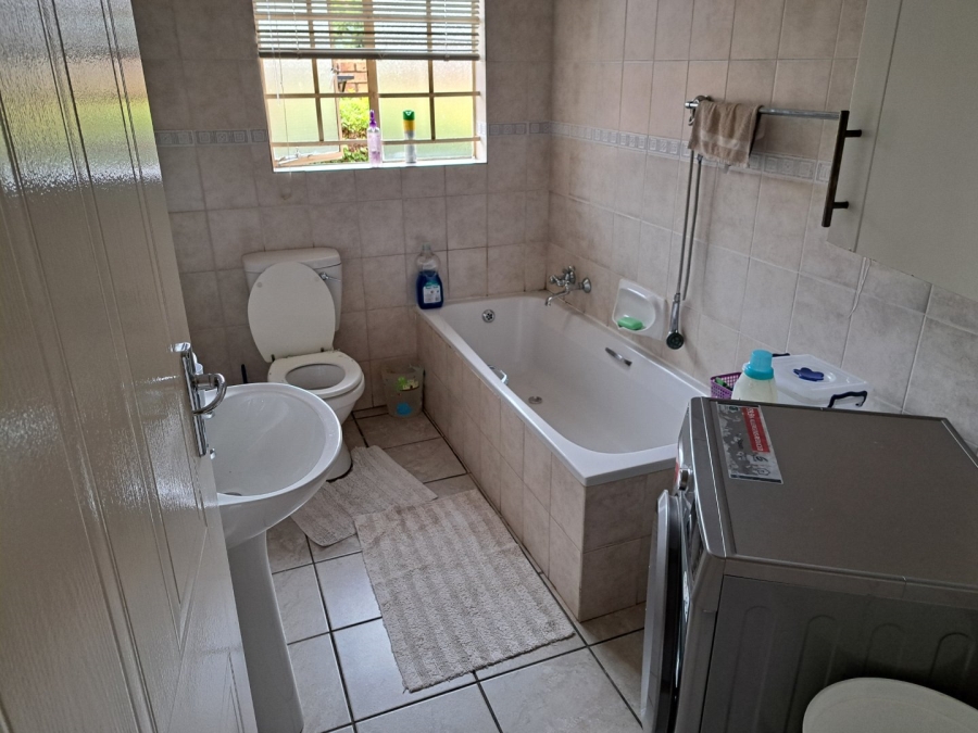 3 Bedroom Property for Sale in Annlin Gauteng