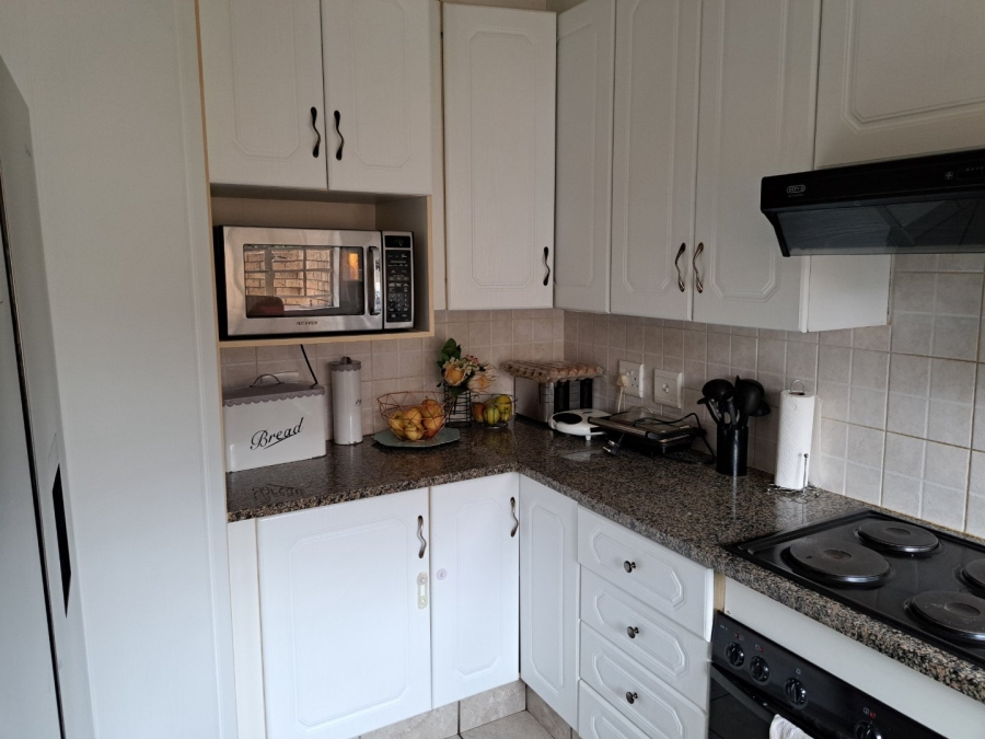 3 Bedroom Property for Sale in Annlin Gauteng