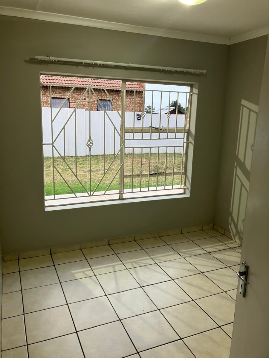 To Let 3 Bedroom Property for Rent in Norkem Park Gauteng