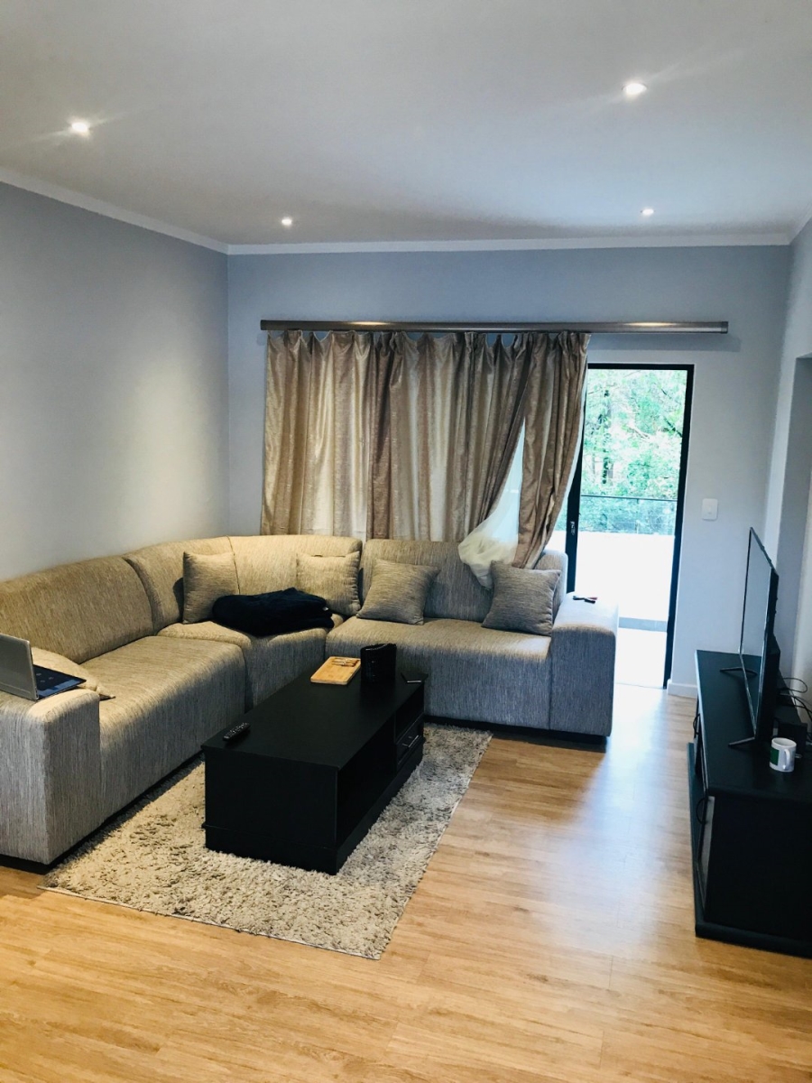 To Let 2 Bedroom Property for Rent in Rosebank Gauteng