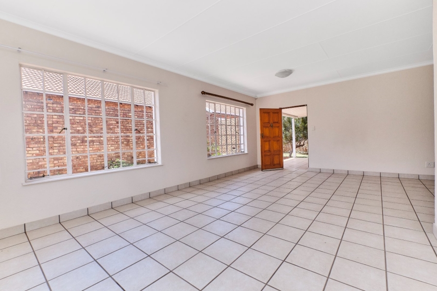 2 Bedroom Property for Sale in Wilro Park Gauteng