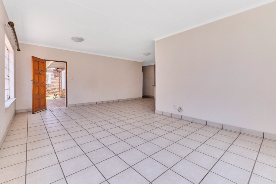 2 Bedroom Property for Sale in Wilro Park Gauteng