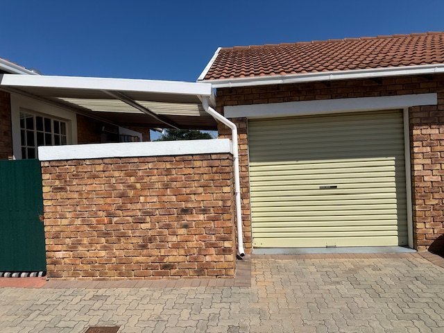 2 Bedroom Property for Sale in Honeydew Manor Gauteng