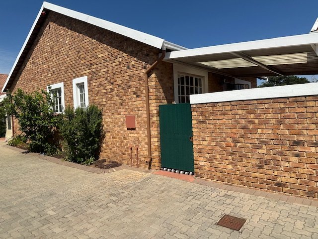 2 Bedroom Property for Sale in Honeydew Manor Gauteng