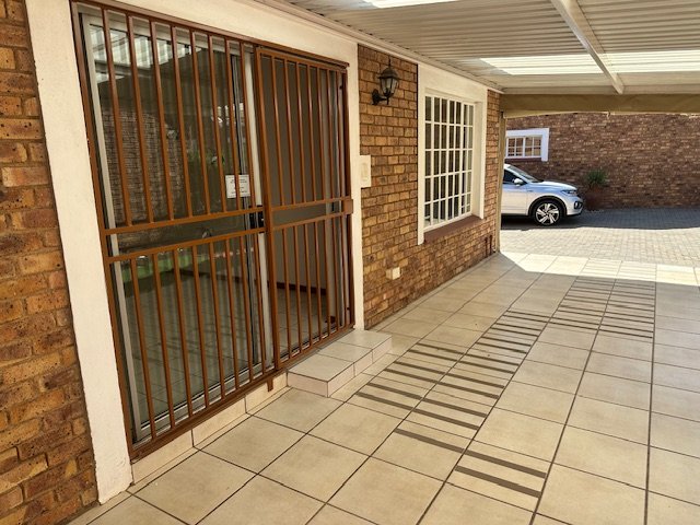 2 Bedroom Property for Sale in Honeydew Grove Gauteng