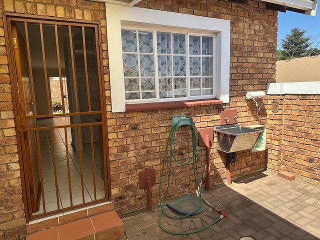 2 Bedroom Property for Sale in Honeydew Grove Gauteng