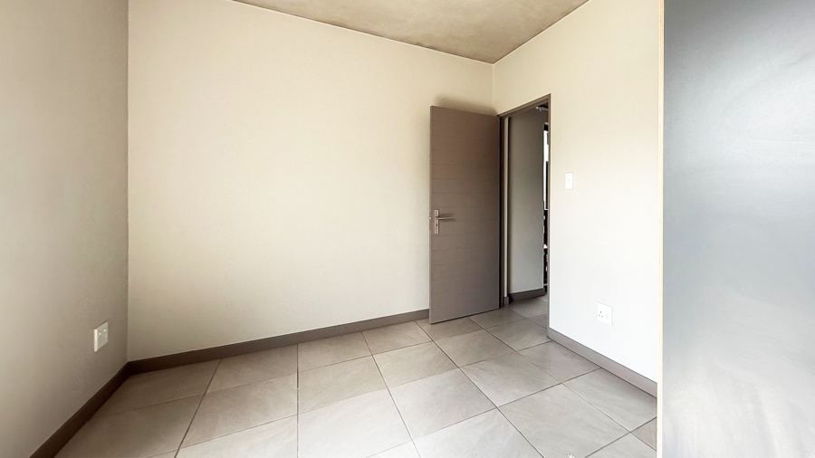 To Let 1 Bedroom Property for Rent in Fairland Gauteng