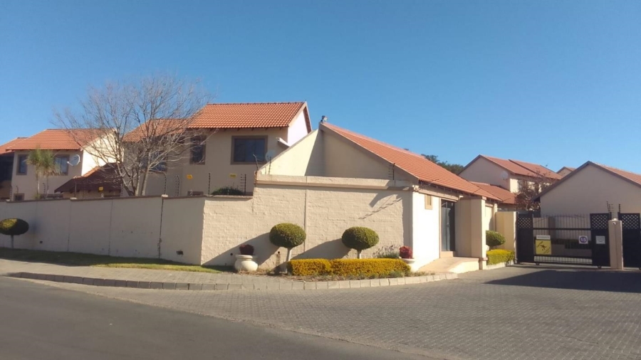 3 Bedroom Property for Sale in Carlswald Gauteng