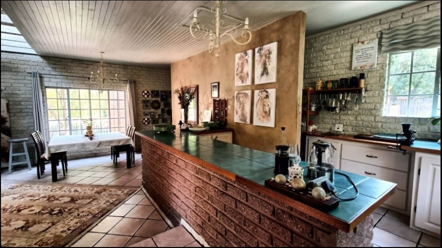 8 Bedroom Property for Sale in Glen Austin Gauteng