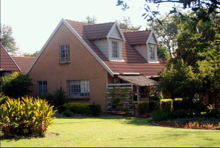 8 Bedroom Property for Sale in Glen Austin Gauteng