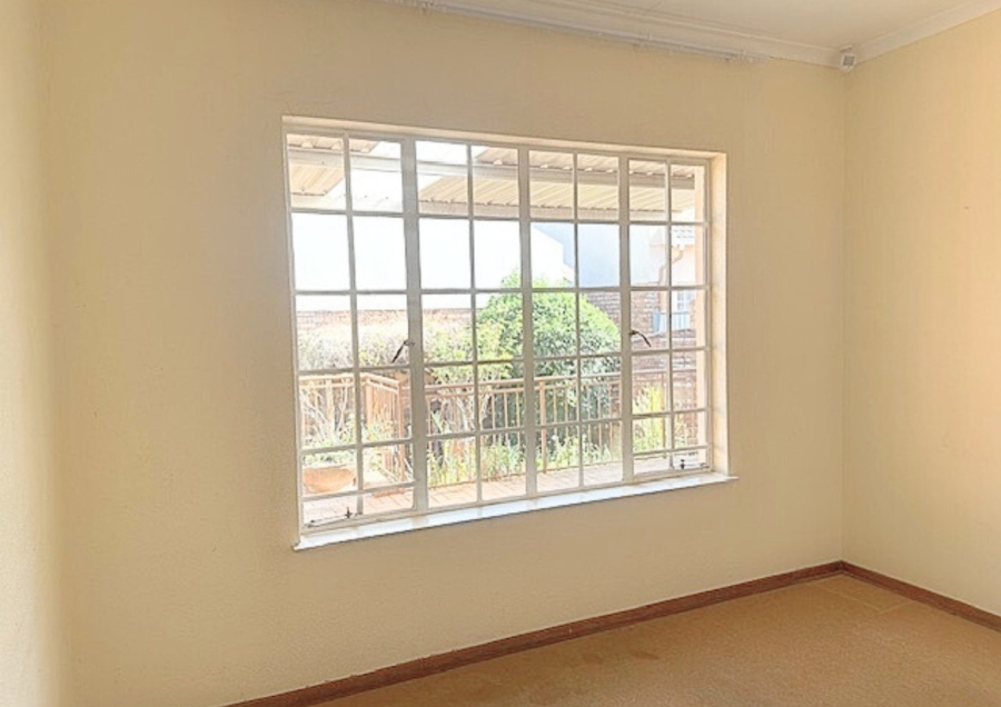 2 Bedroom Property for Sale in Wilgeheuwel Gauteng