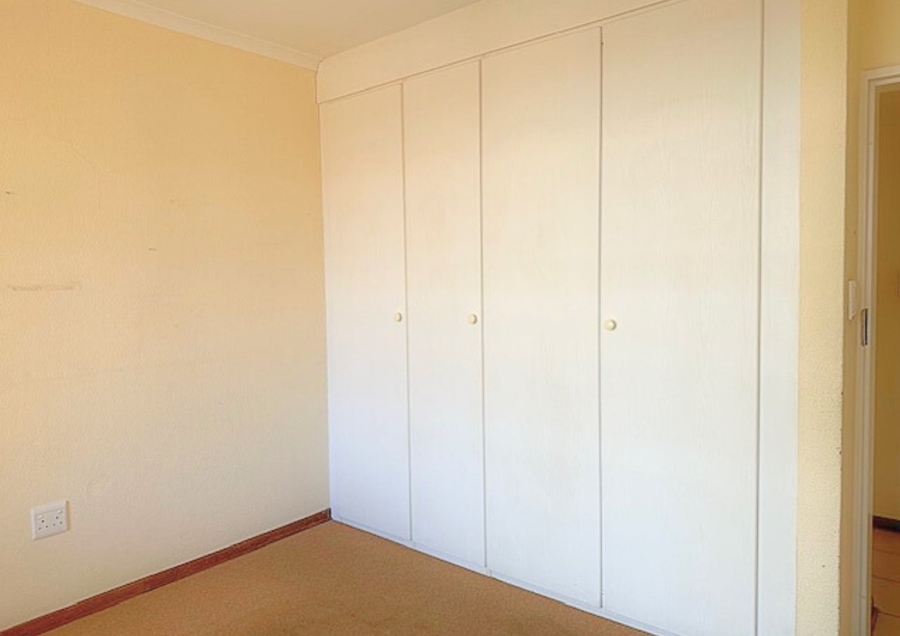 2 Bedroom Property for Sale in Wilgeheuwel Gauteng