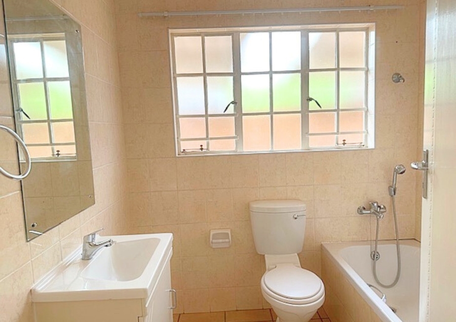 2 Bedroom Property for Sale in Wilgeheuwel Gauteng