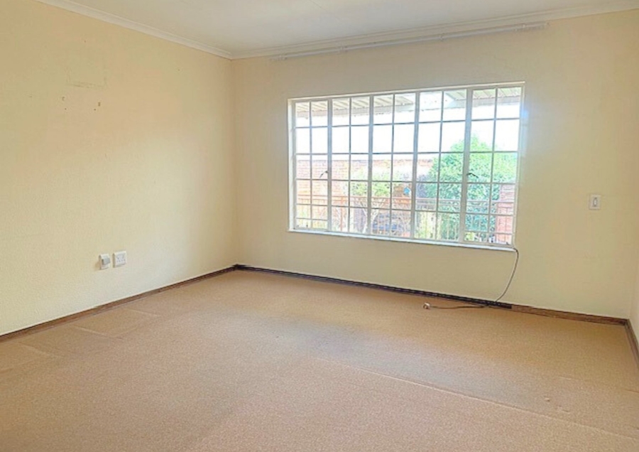 2 Bedroom Property for Sale in Wilgeheuwel Gauteng