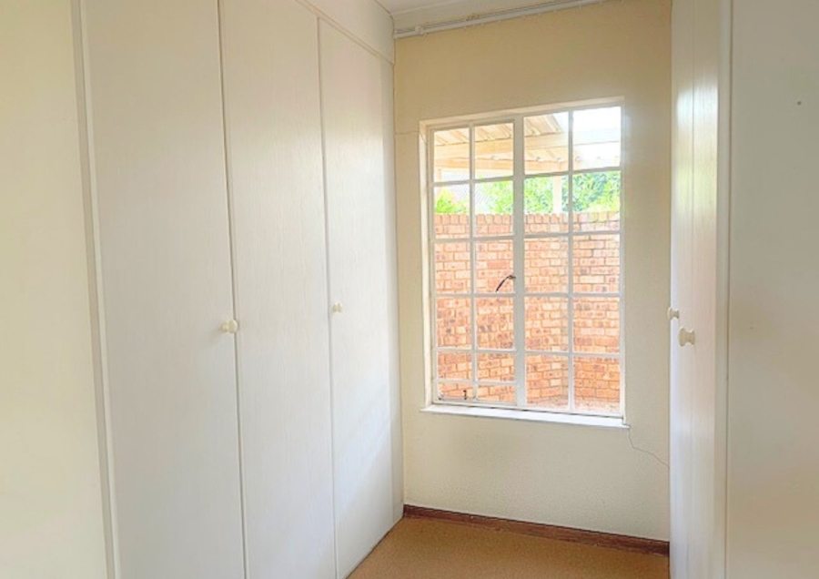 2 Bedroom Property for Sale in Wilgeheuwel Gauteng