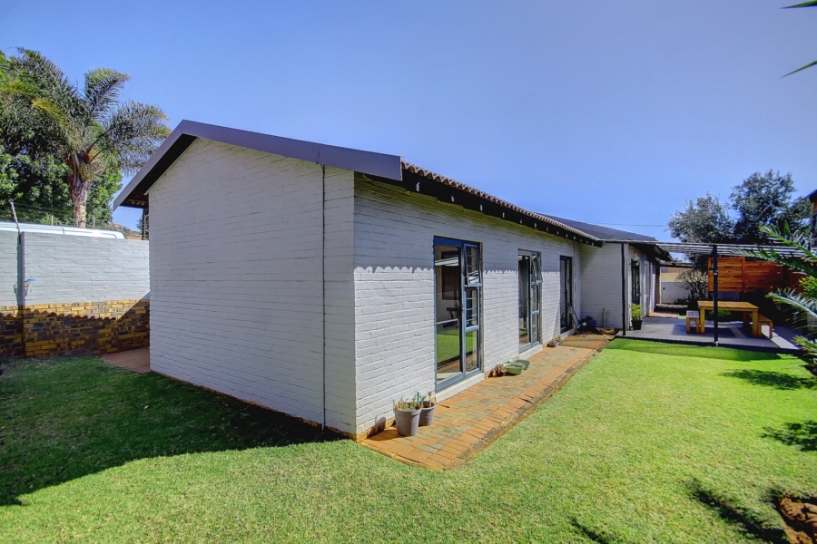 To Let 3 Bedroom Property for Rent in Allens Nek Gauteng