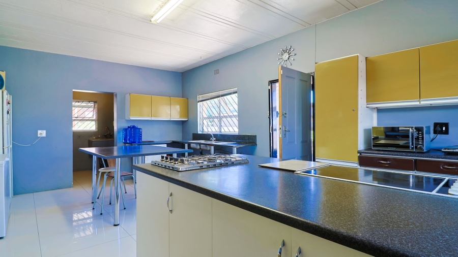 8 Bedroom Property for Sale in Lenasia Ext 1 Gauteng