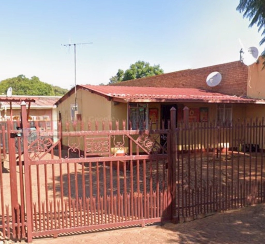 To Let 2 Bedroom Property for Rent in Laudium Gauteng