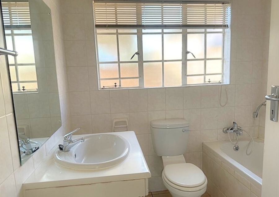 2 Bedroom Property for Sale in Wilgeheuwel Gauteng