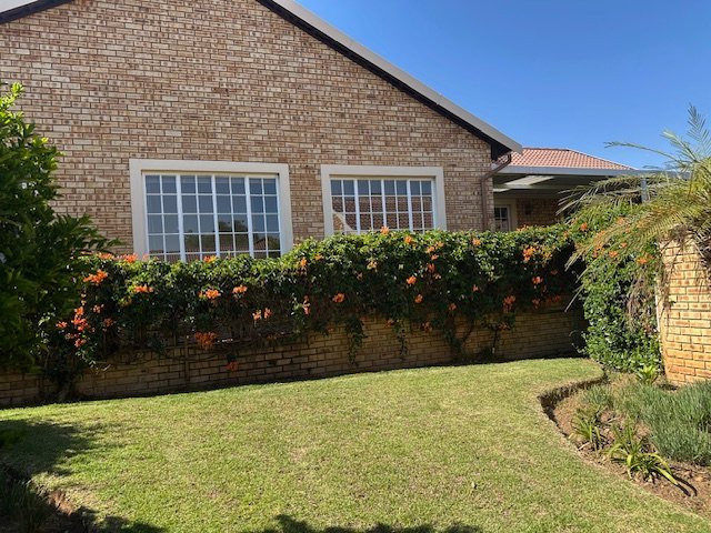 2 Bedroom Property for Sale in Wilgeheuwel Gauteng