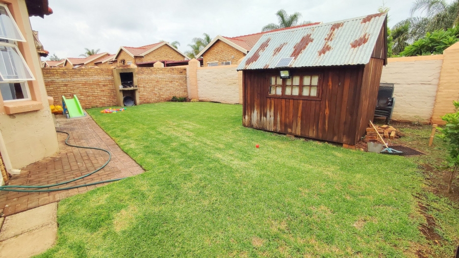 2 Bedroom Property for Sale in Heuwelsig Estate Gauteng