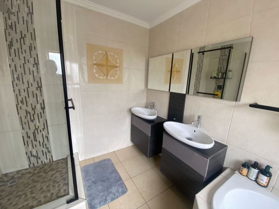 3 Bedroom Property for Sale in Vorna Valley Gauteng