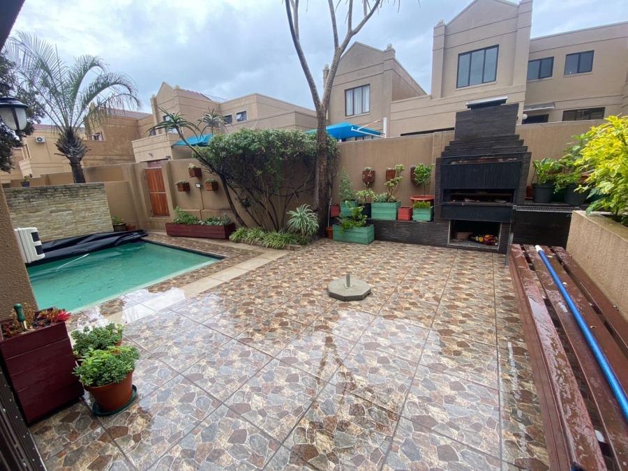 3 Bedroom Property for Sale in Vorna Valley Gauteng